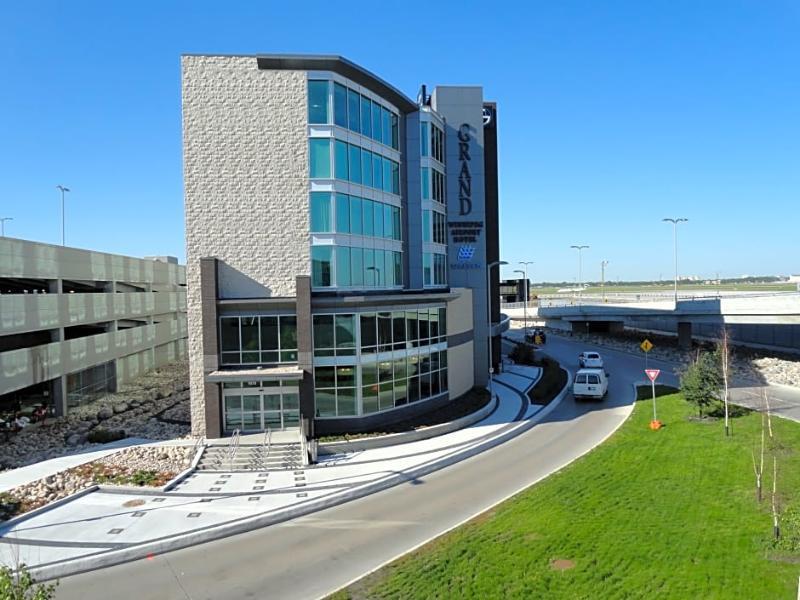 The Grand Winnipeg Airport Hotel By Lakeview Zewnętrze zdjęcie